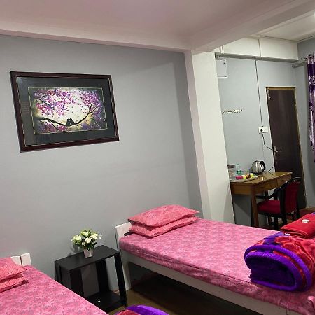 Jan Homestay Shillong Extérieur photo