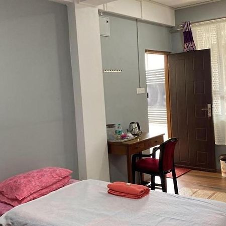 Jan Homestay Shillong Extérieur photo